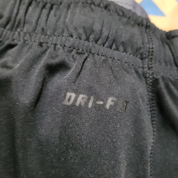 Men Size Large Nike Dri-fit Athletic Shorts Color Black - Picture 4 of 9